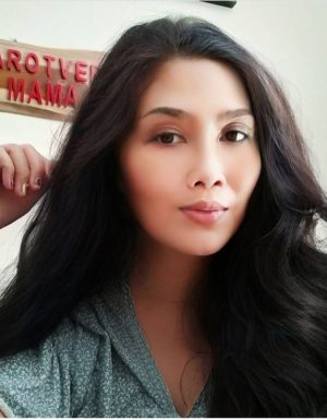 Erna Dewi
